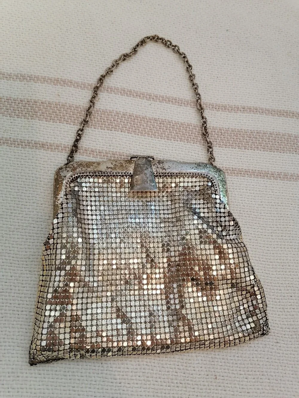 Vintage Silver Mesh Evening Bag - Elegant Sparkle